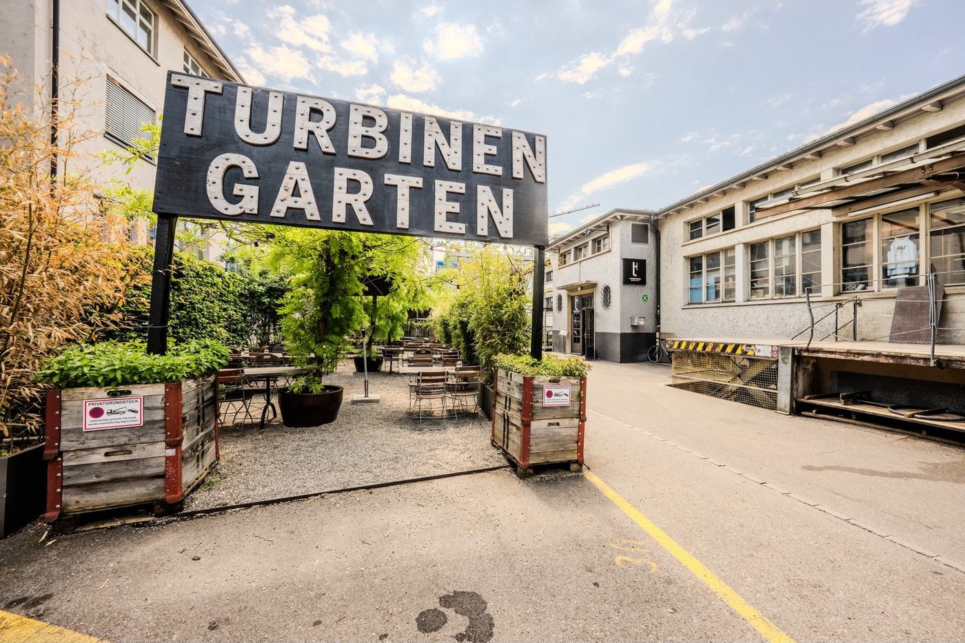Das Schild Turbinen Garten an der Badenerstrasse